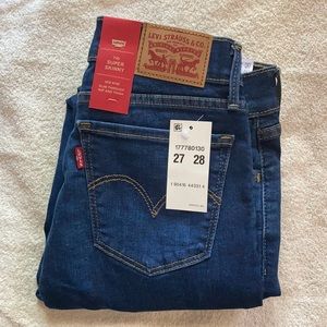 Brand new 710 Super Skinny Levi's jeans.